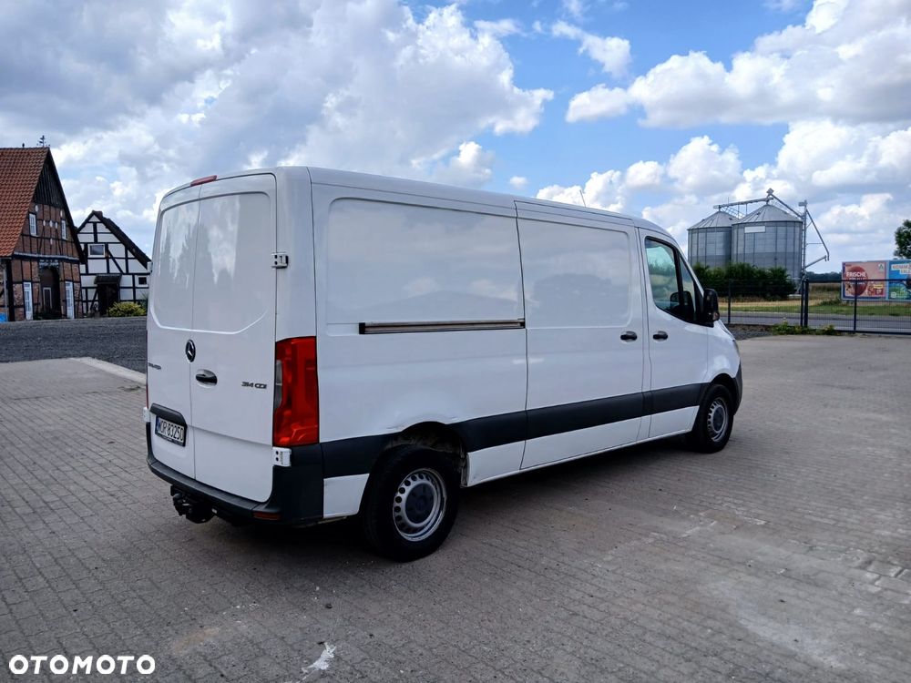 Mercedes-Benz Sprinter - 2