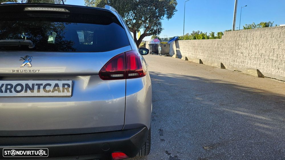 Peugeot 2008 1.2 PureTech Style - 9