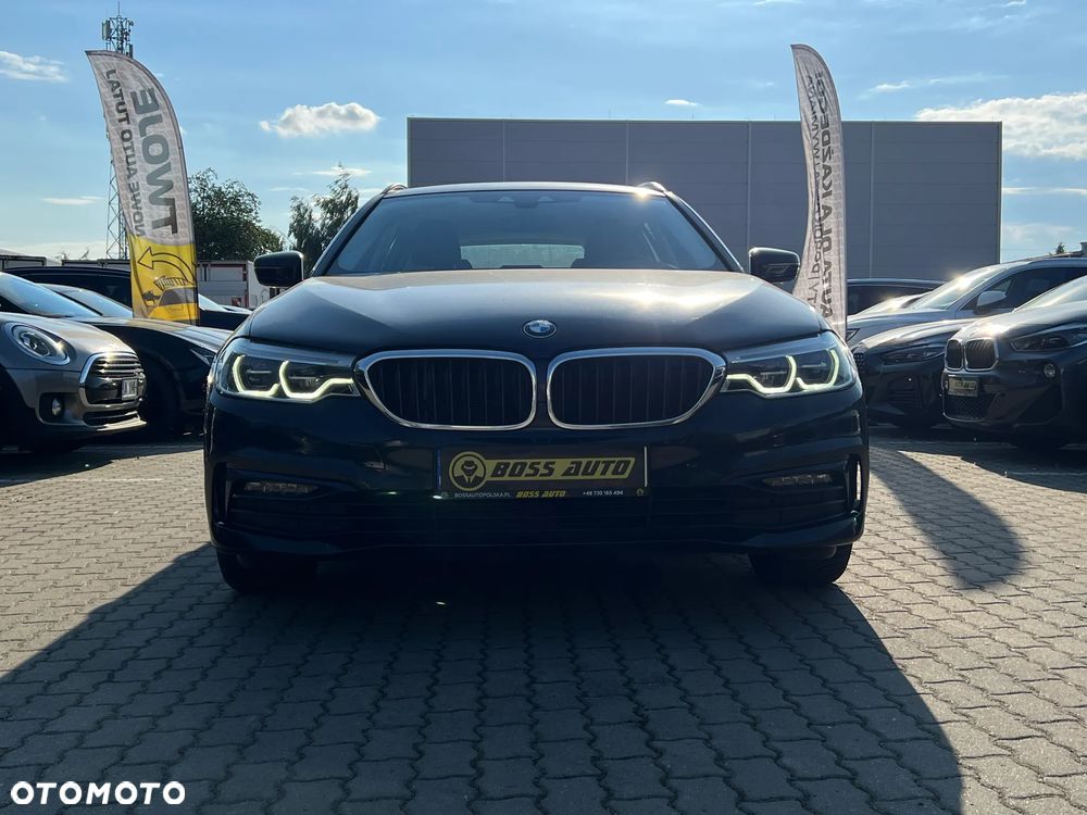 BMW Seria 5 520d Sport Line - 4
