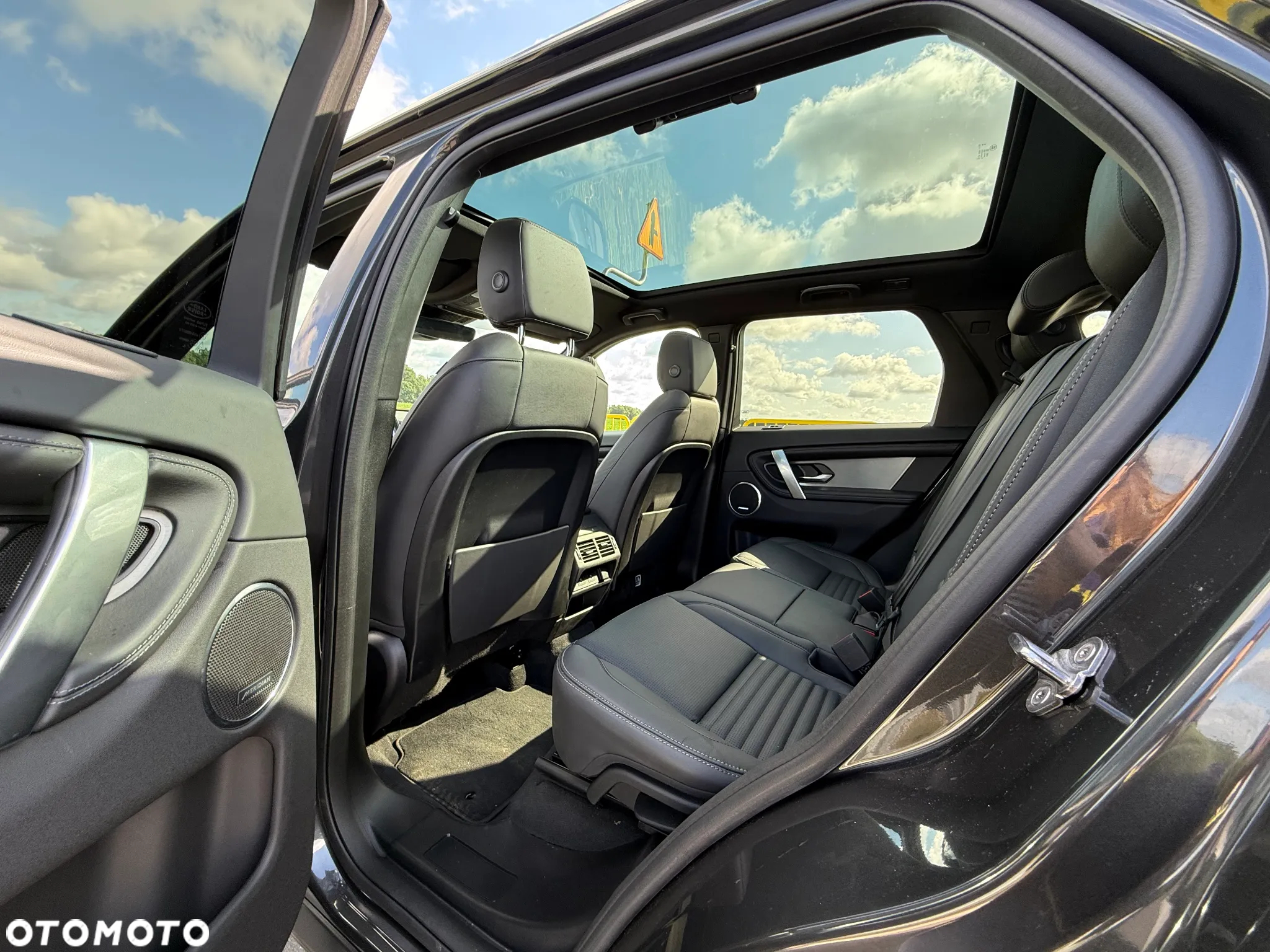 Land Rover Discovery Sport 2.0 D150 R-Dynamic S - 2