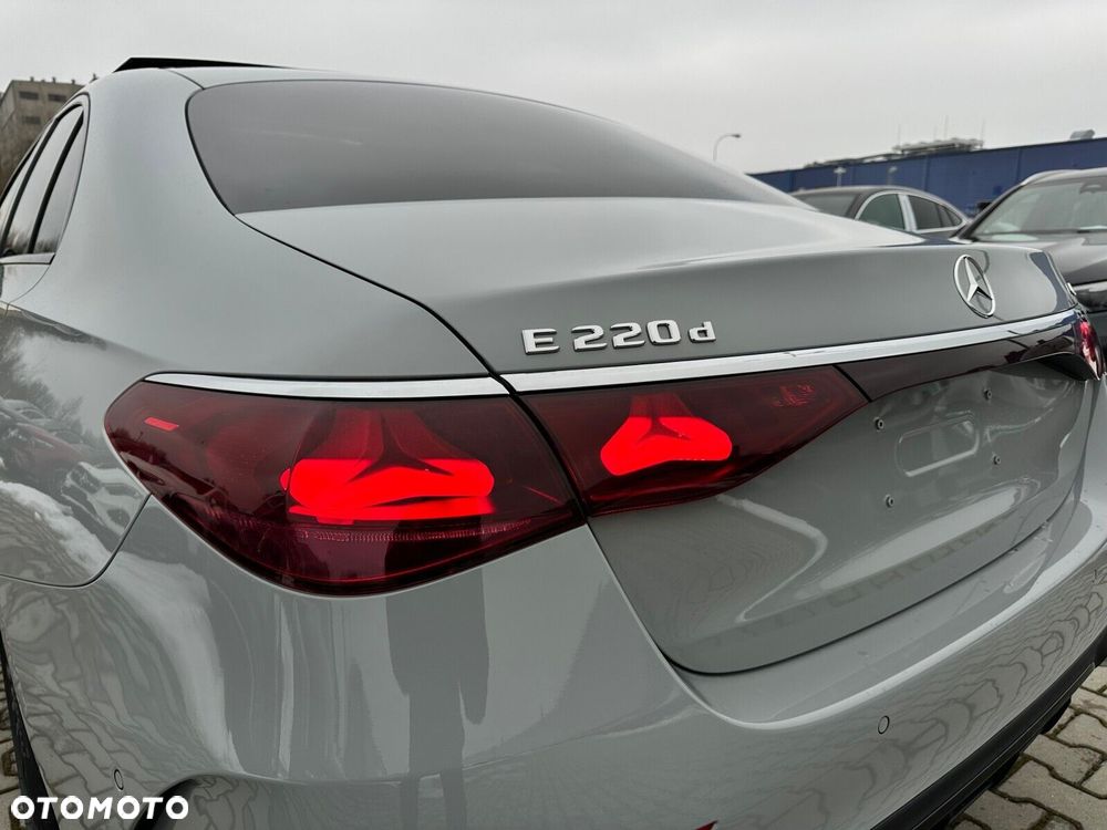 Mercedes-Benz Klasa E - 16