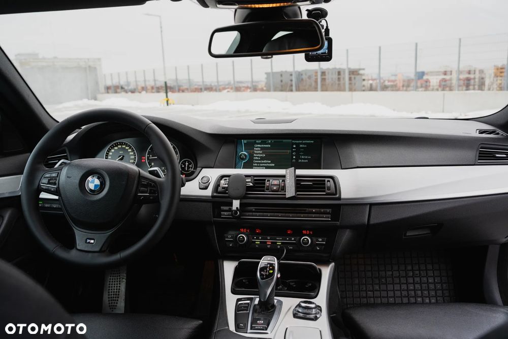 BMW Seria 5 520d xDrive - 22
