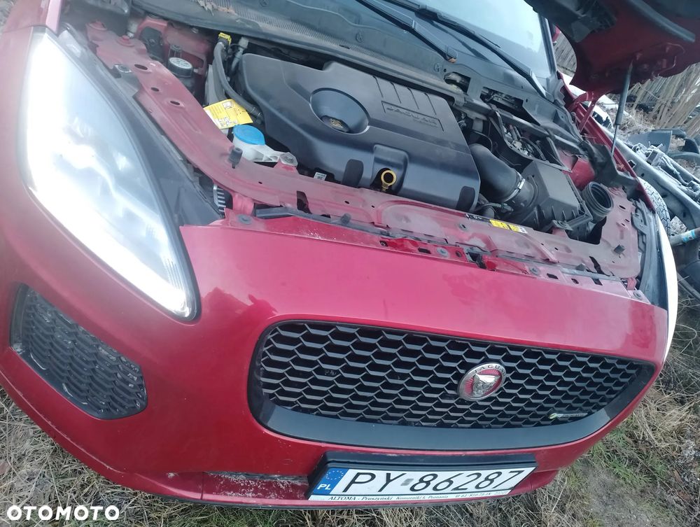 Jaguar E-Pace 2.0 i4D AWD R-Dynamic - 13