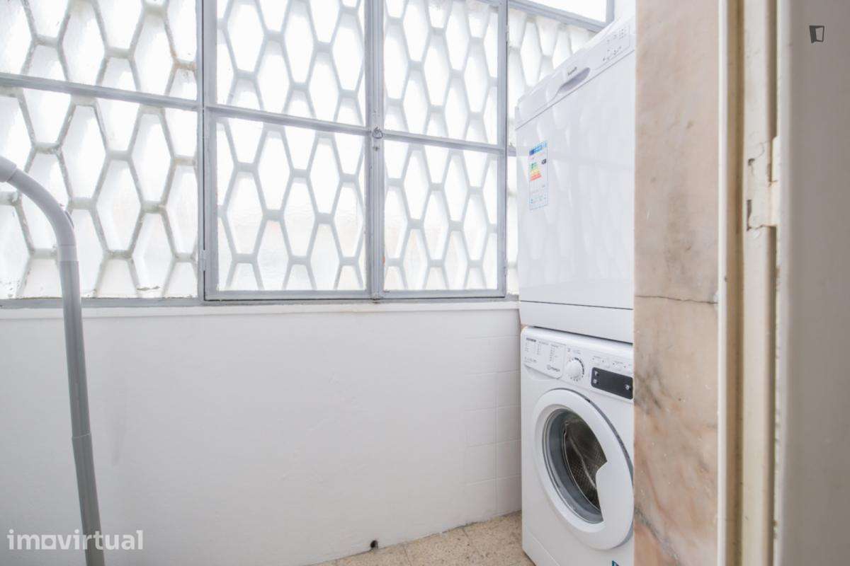 Quarto - localizado em Benfica Lisbon - Grande imagem: 4/10