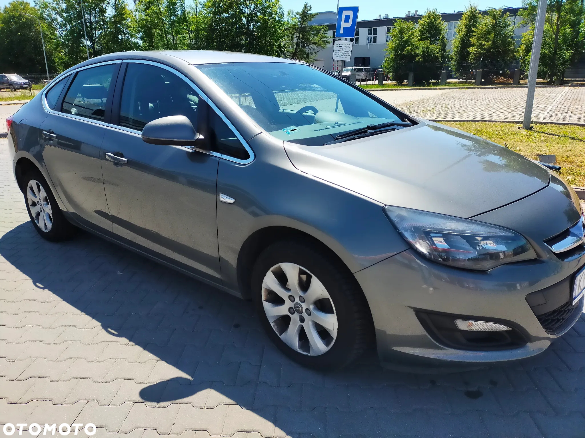 Opel Astra IV 1.4 T Business EU6 - 2