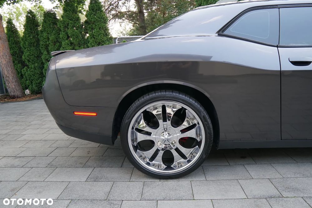 Dodge Challenger - 28