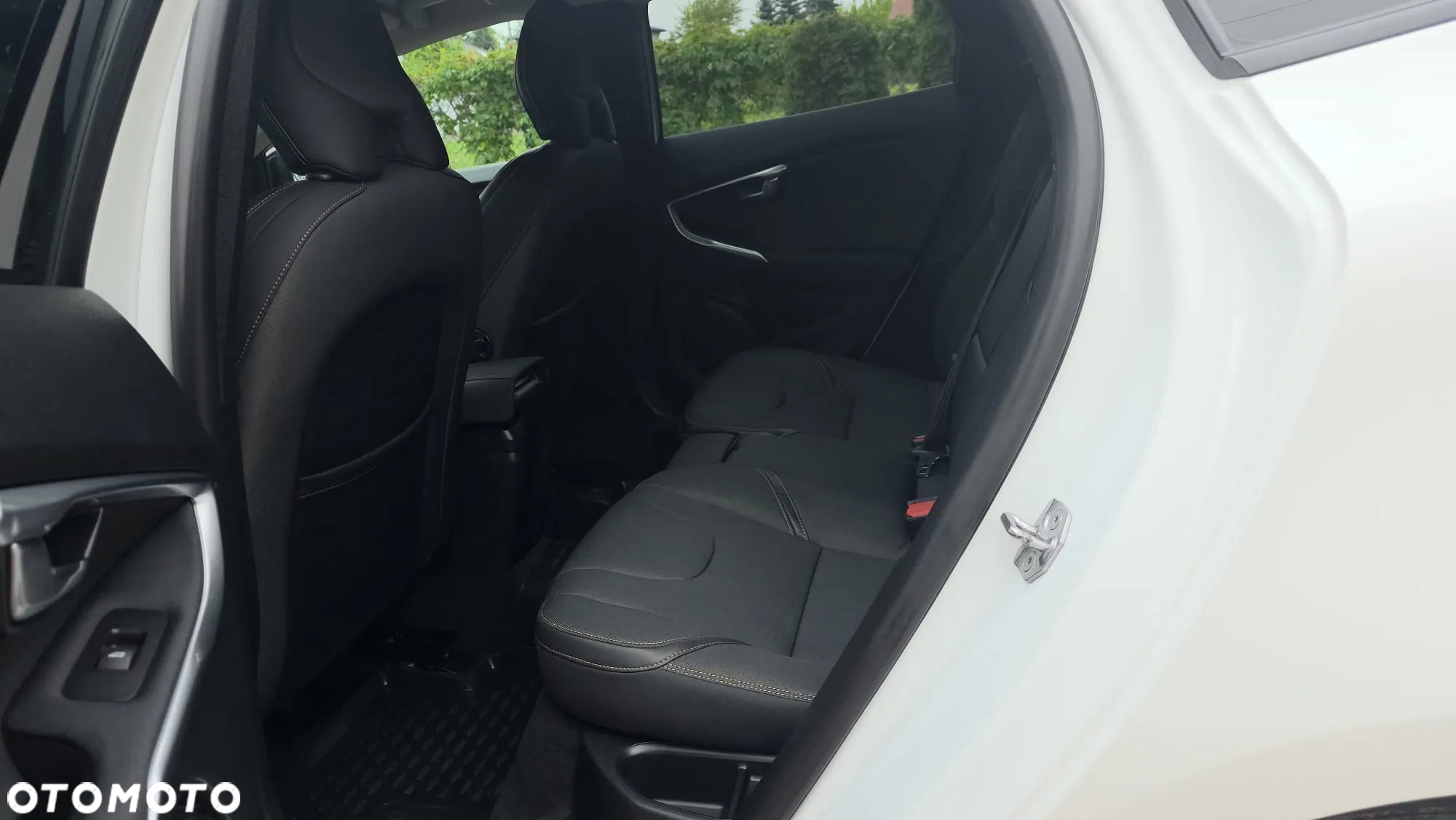 Volvo V40 Cross Country D2 Drive-E Momentum - 11