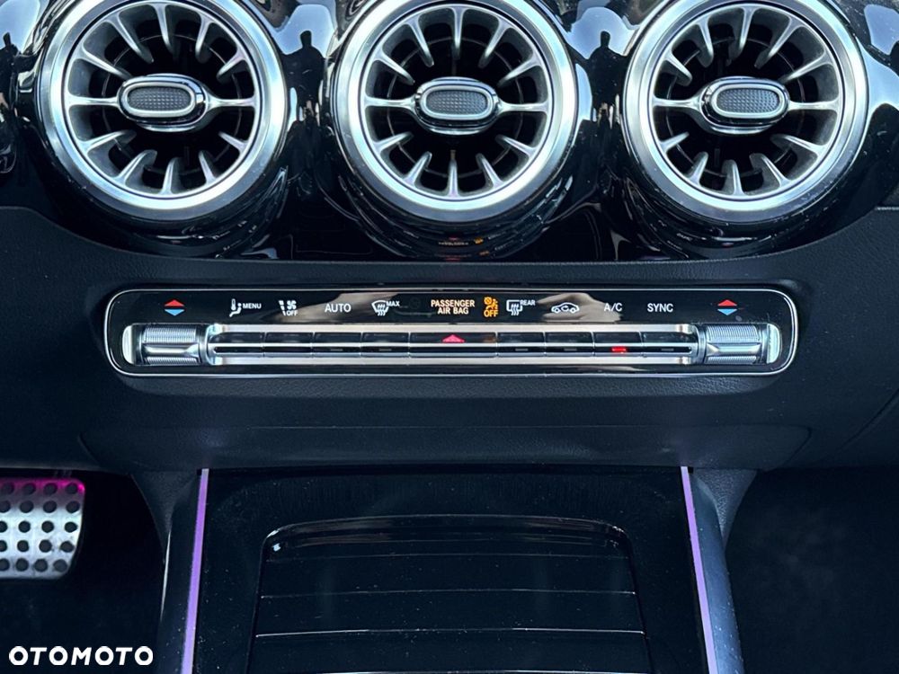 Mercedes-Benz GLA - 20