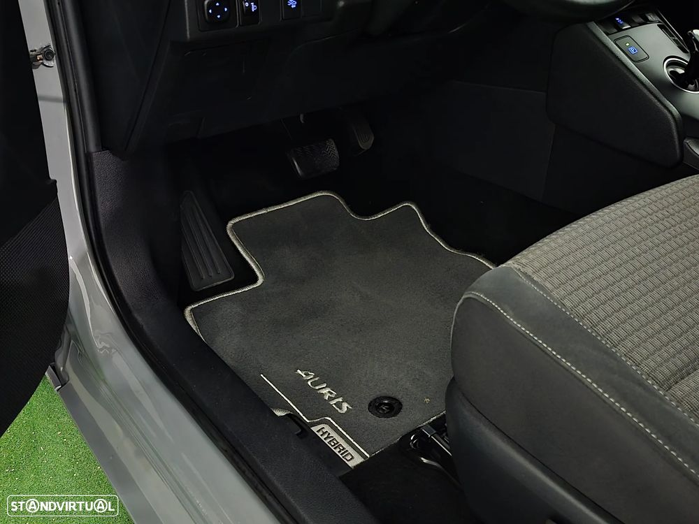 Toyota Auris 1.8 HSD Exclusive - 30