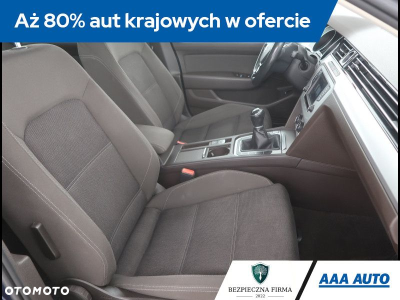 Volkswagen Passat - 10