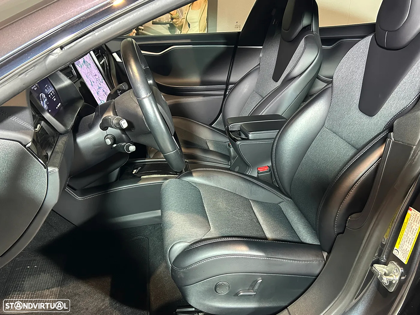 Tesla Model S - 19