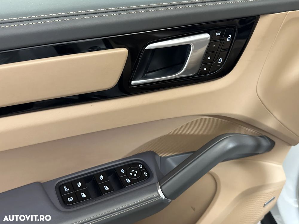 Porsche Cayenne - 14