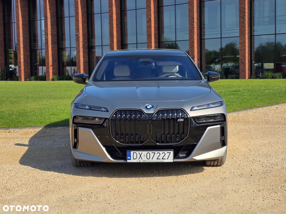 BMW Seria 7 M760e PHEV xDrive sport - 6