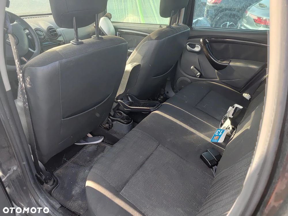 Dacia Duster 1.5 dCi Laureate 4x4 - 15