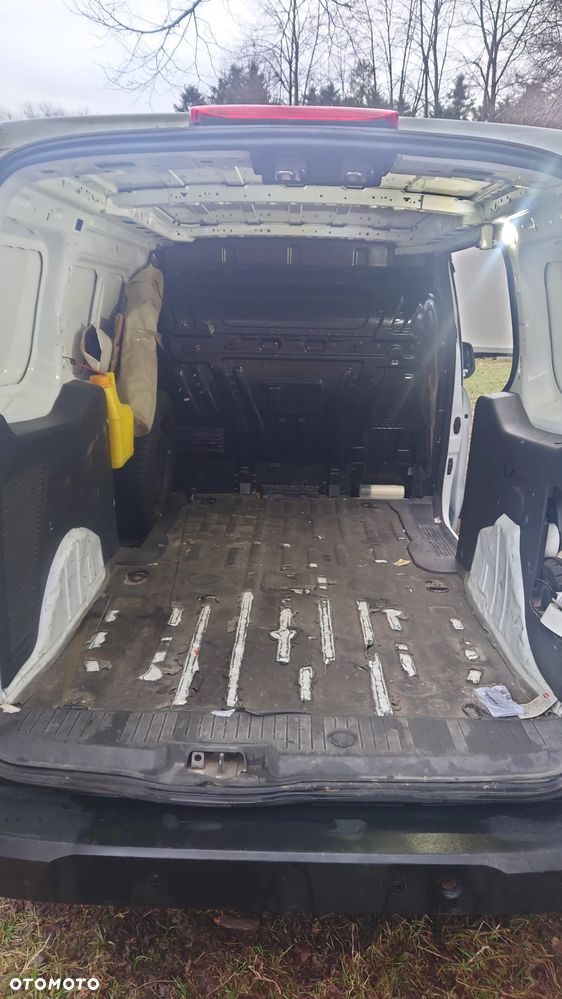 Ford Transit Connect - 4