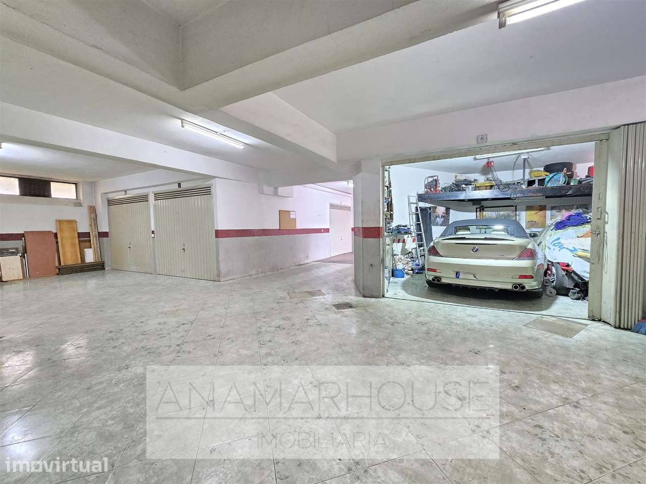 T2 Remodelado com Box para 2 Carros e arrecadação - Grande imagem: 2/31