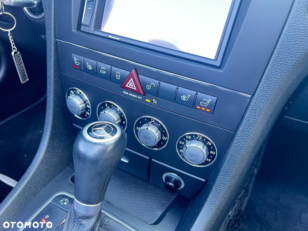 Mercedes-Benz SLK 300 7G-TRONIC - 17
