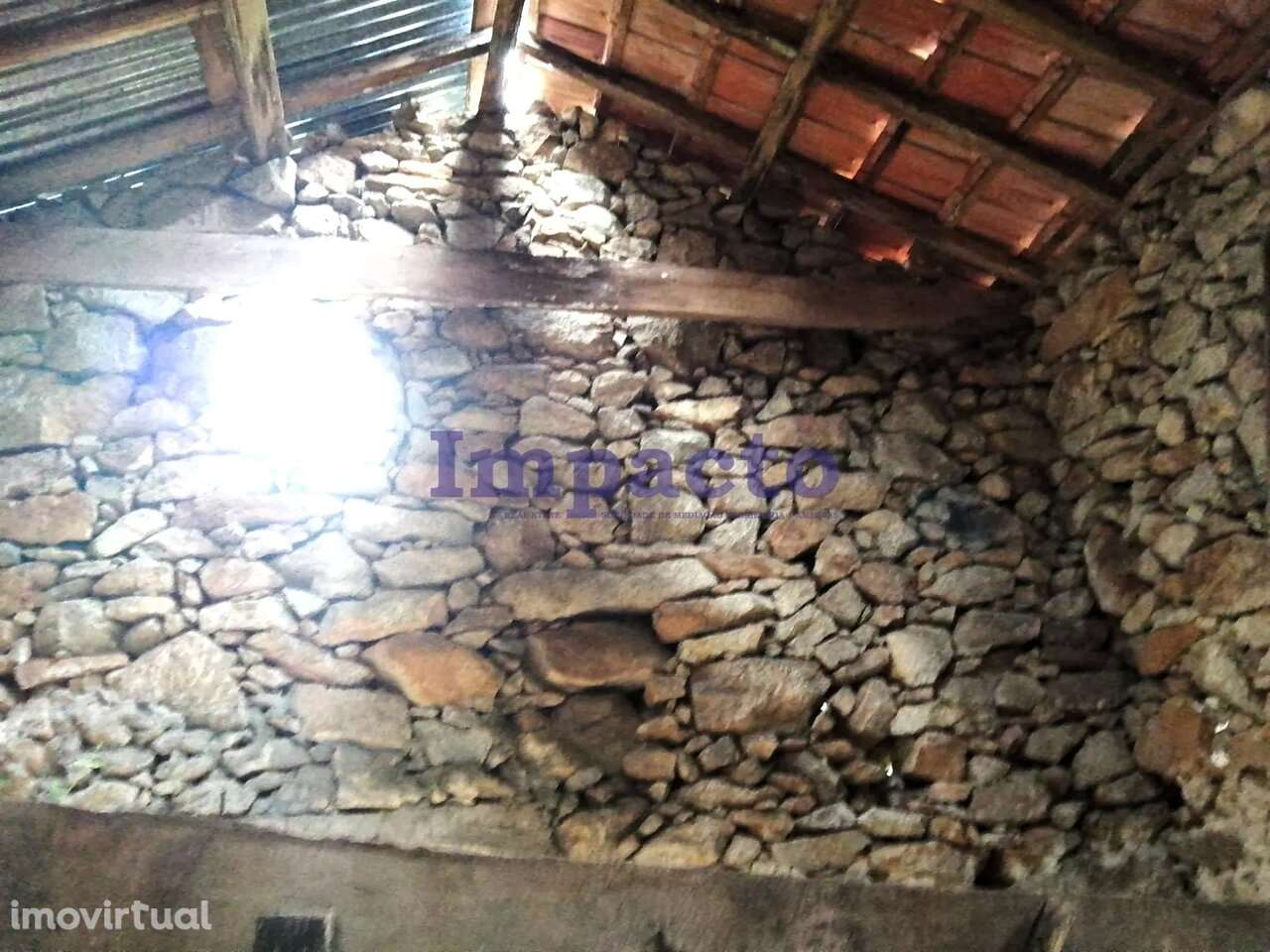 Moradia para Restaurar T1, Vale de Cambra - Grande imagem: 3/6
