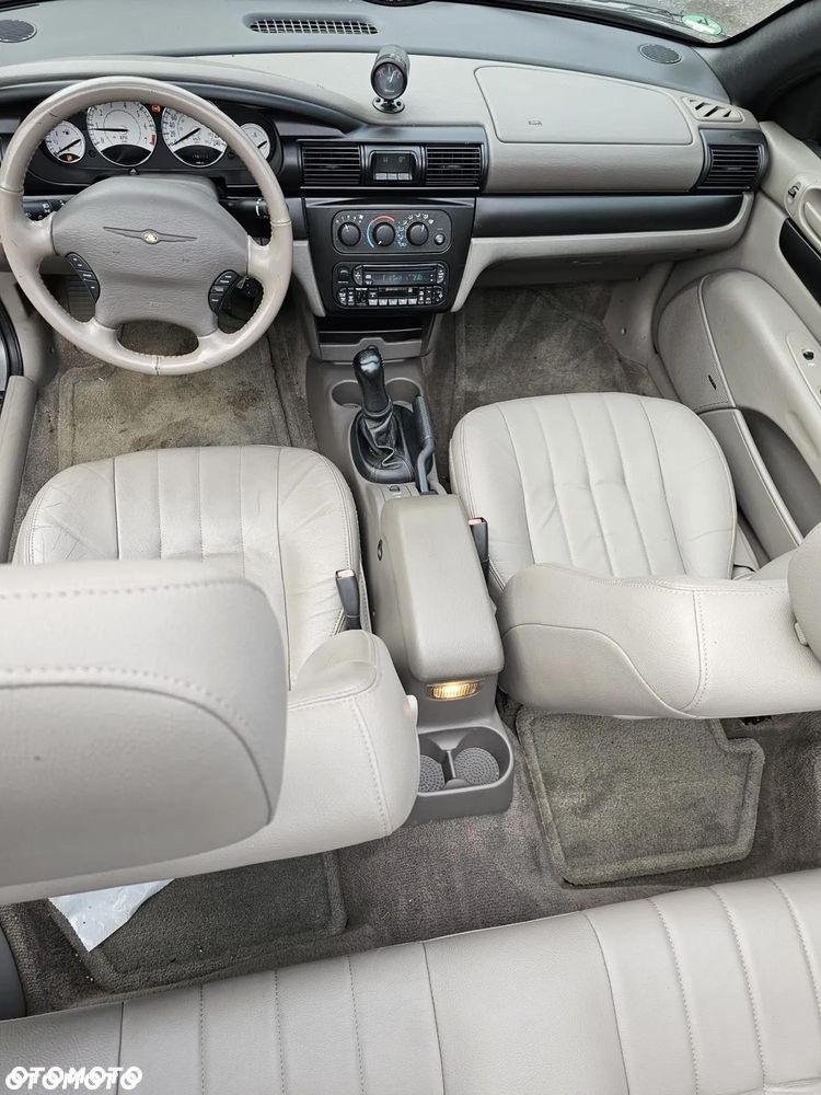 Chrysler Sebring - 10