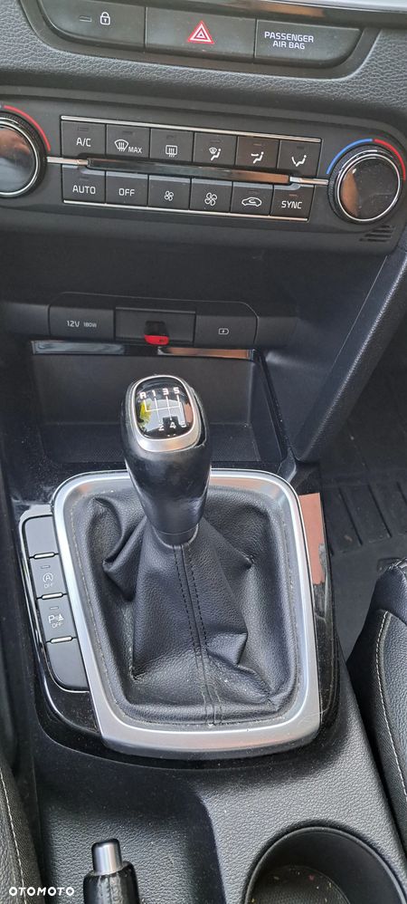 Kia Ceed 1.6 CRDi mHEV GT-Line - 9