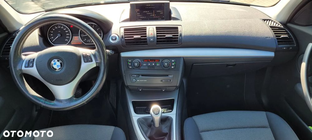 BMW Seria 1 116i - 16