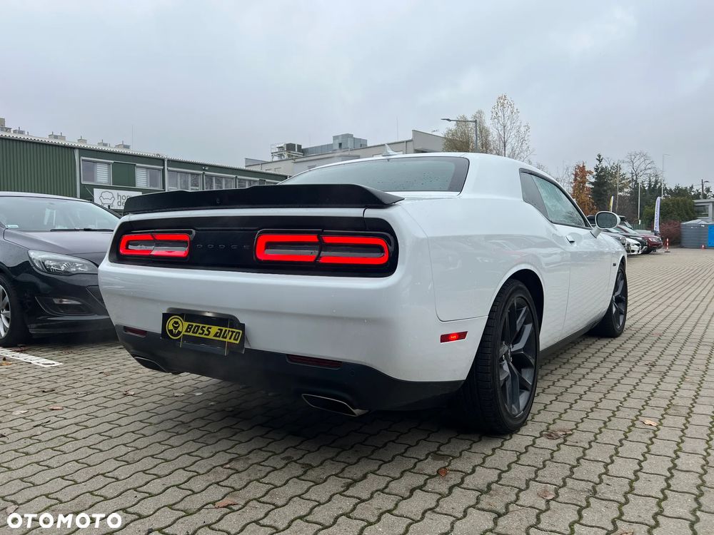 Dodge Challenger 5.7 R/T - 8