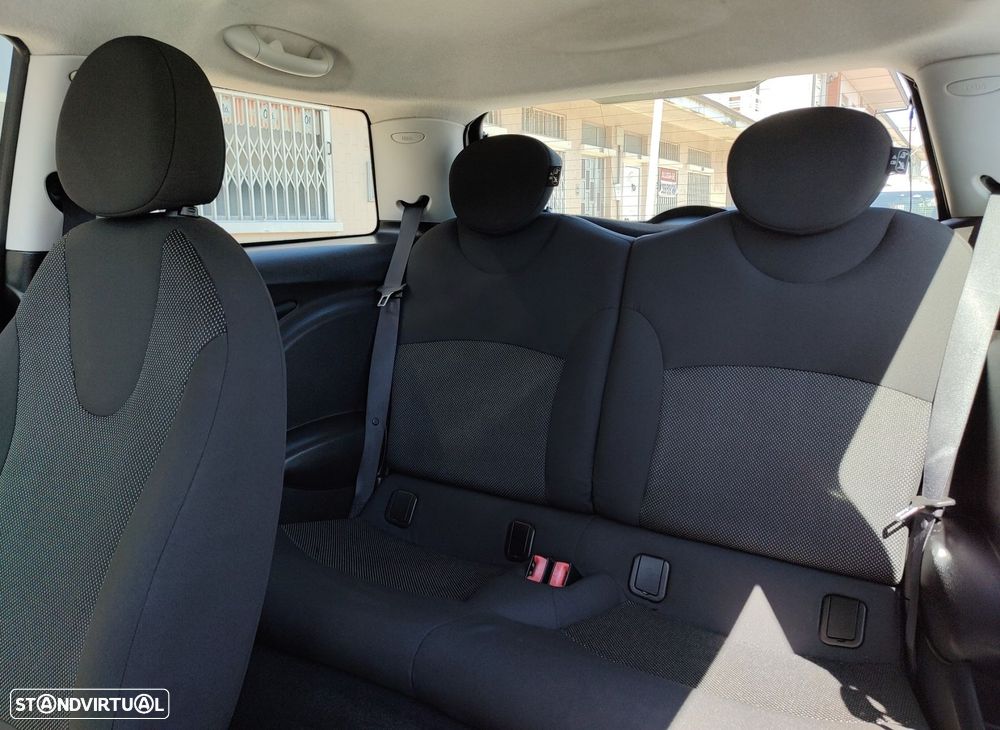 MINI 3 Portas Cooper D - 9