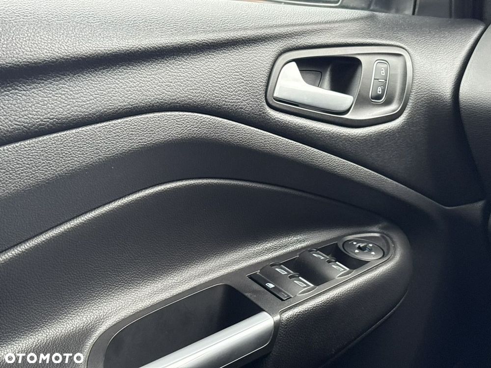Ford Kuga 1.5 EcoBoost 2x4 Cool & Connect - 19