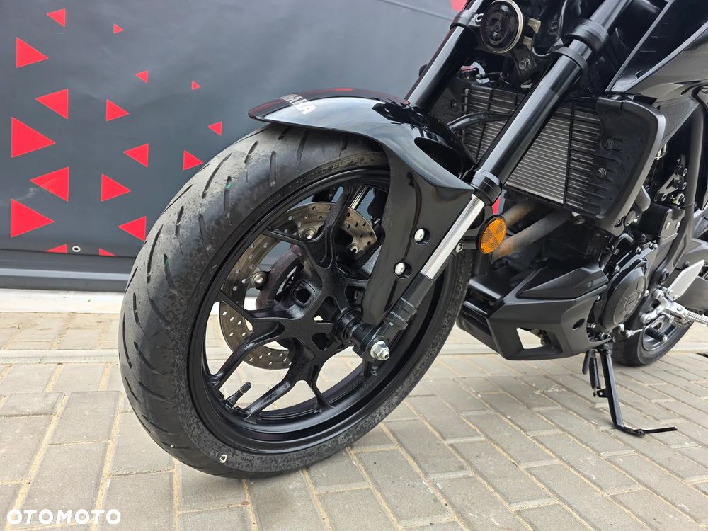 Yamaha MT - 13