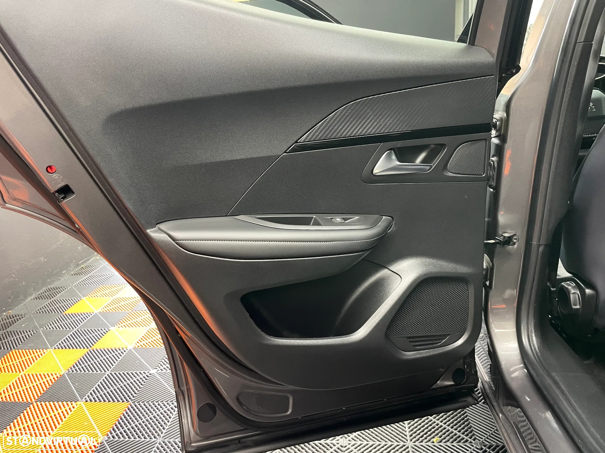 Peugeot 2008 1.2 PureTech Allure Pack EAT8 - 16