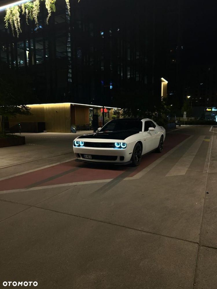 Dodge Challenger 5.7 R/T - 1
