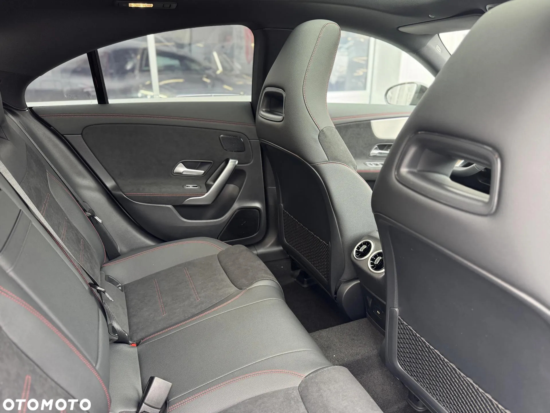 Mercedes-Benz CLA 200 AMG Line 7G-DCT - 19