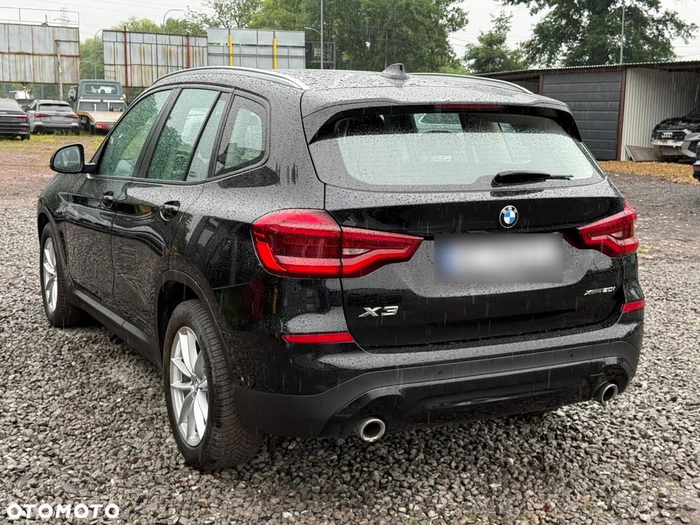 BMW X3 xDrive20i Advantage - 12