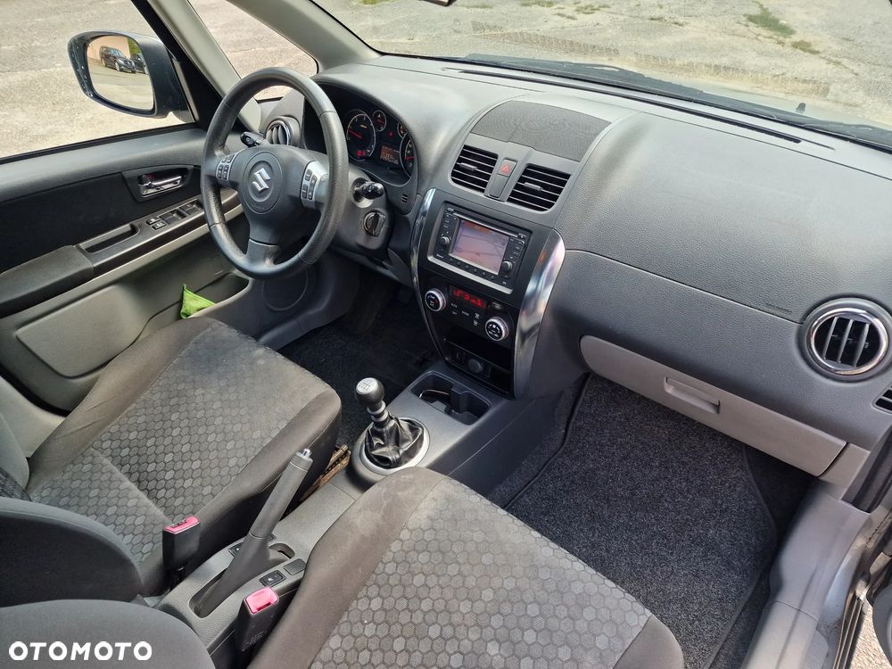 Suzuki SX4 2.0 DDiS 4x2 Style - 11