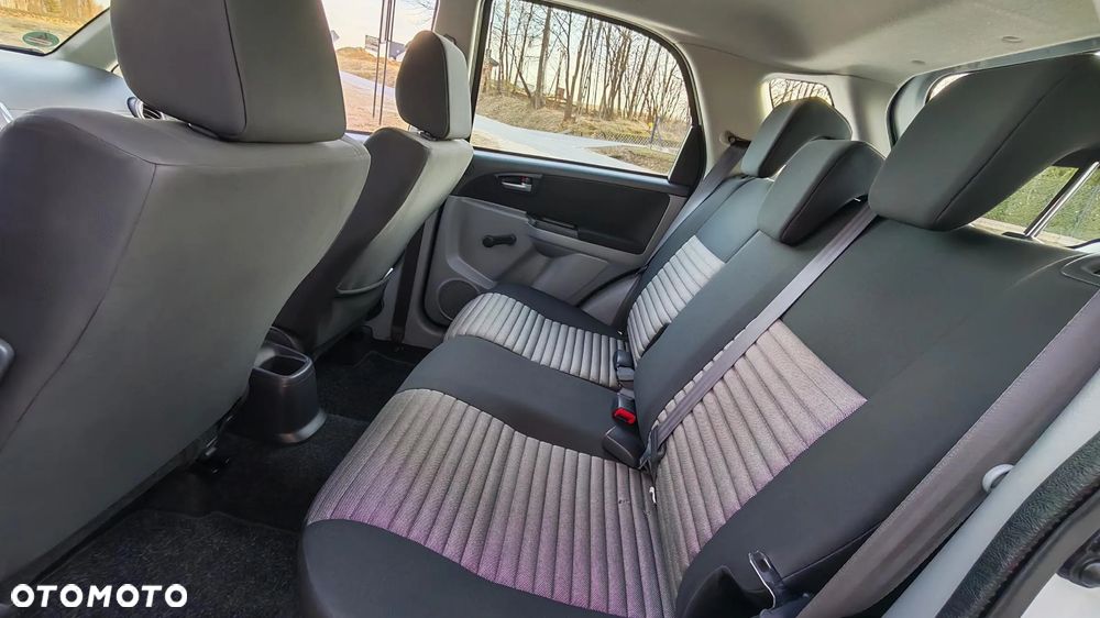 Suzuki SX4 1.6 VVT 4x4 Style - 25