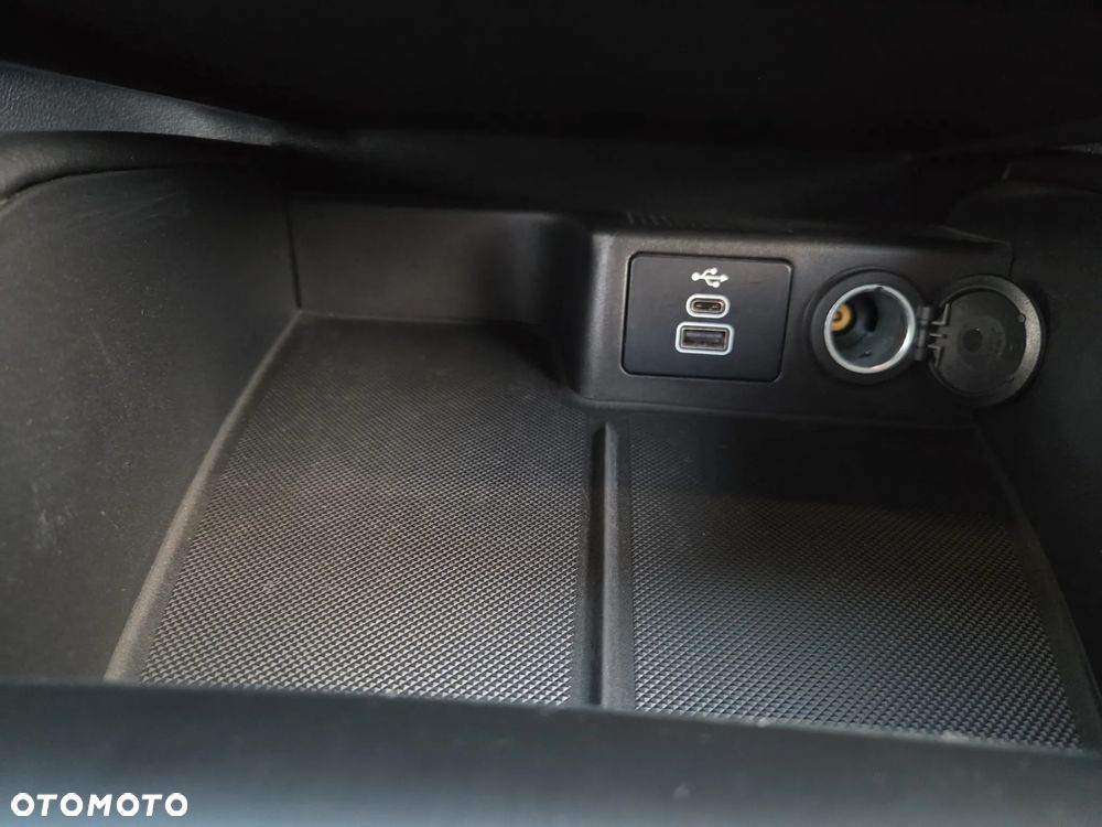 Ford Kuga - 31