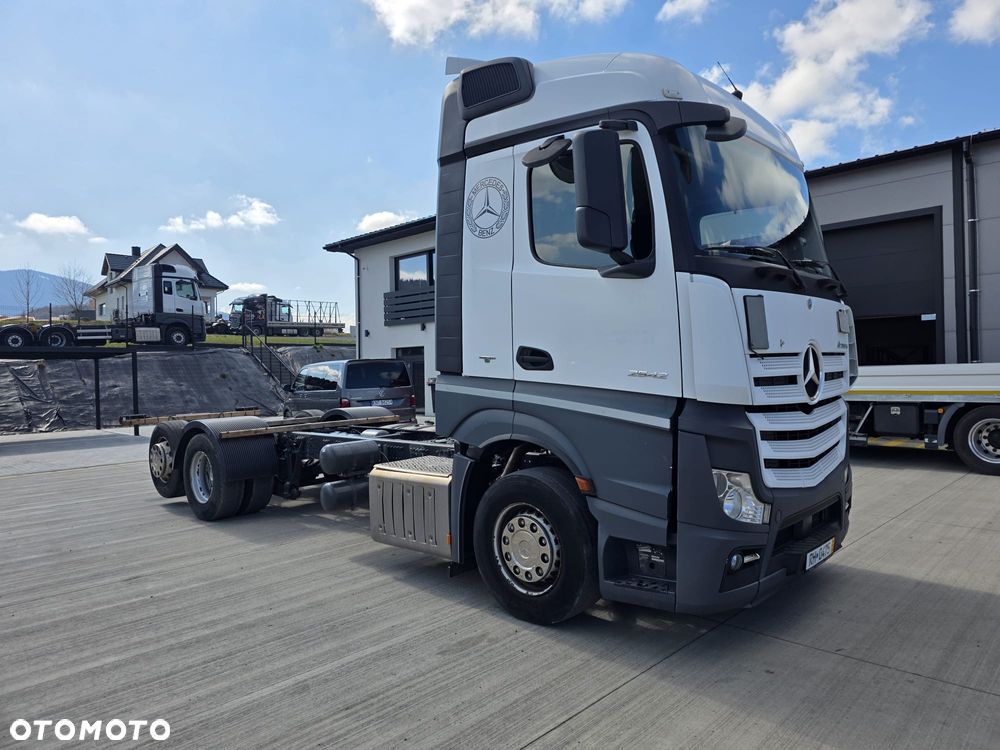 Mercedes-Benz ACTROS - 4