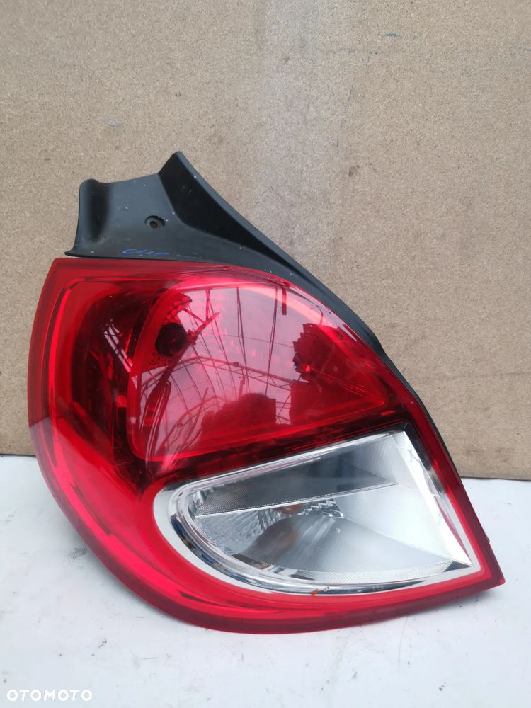 Renault Clio III Lampa lewy tył tylna lewa 8200886944