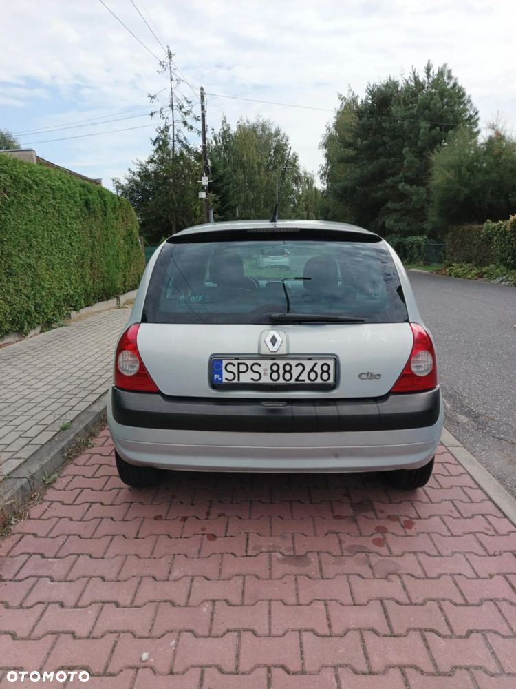 Renault Clio - 2