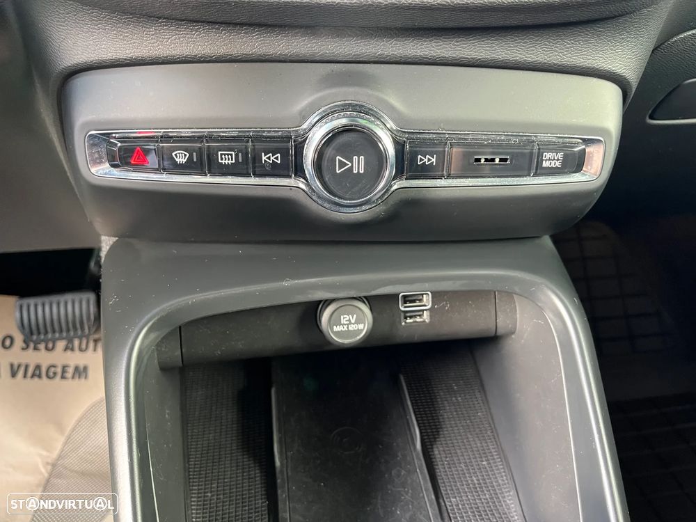 Volvo XC 40 2.0 D3 Momentum Geartronic - 20
