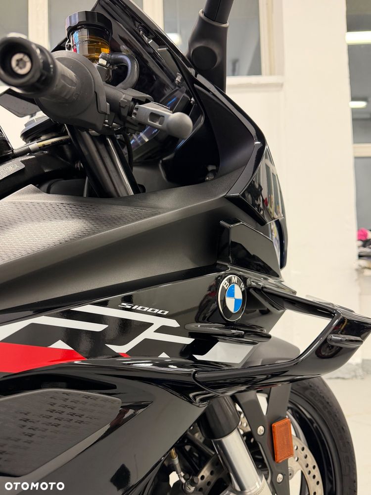 BMW S - 19