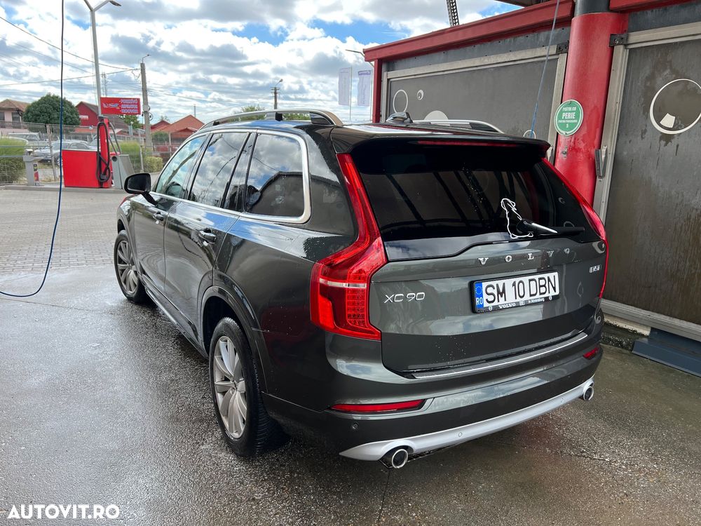Volvo XC 90 D5 AWD Momentum - 4
