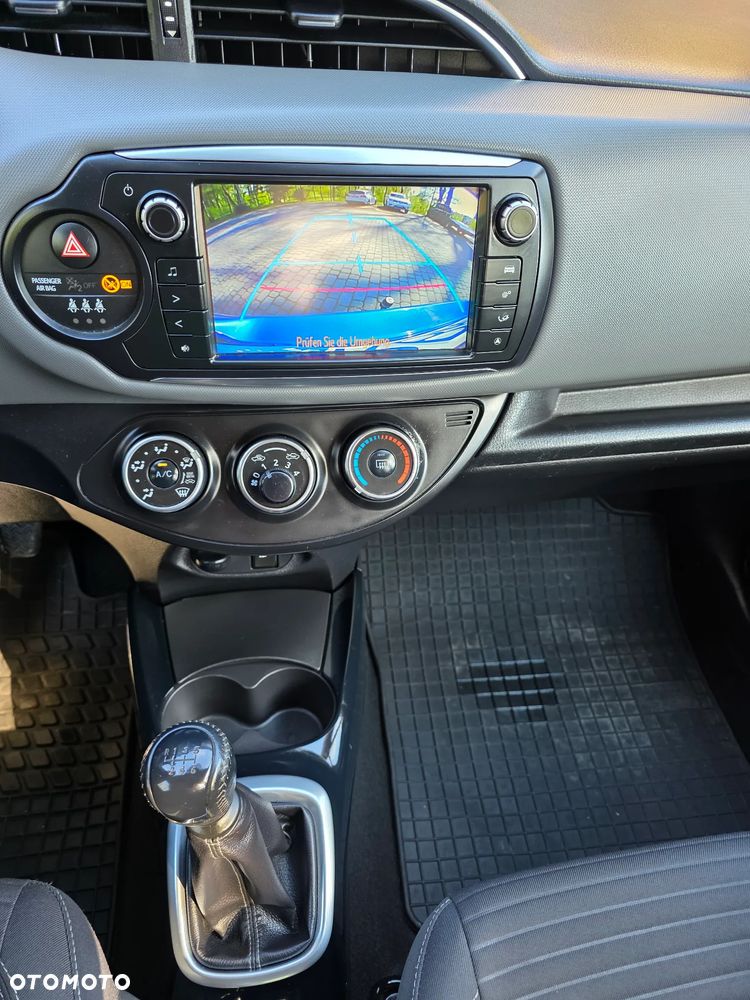 Toyota Yaris 1.33 VVT-i Executive - 24
