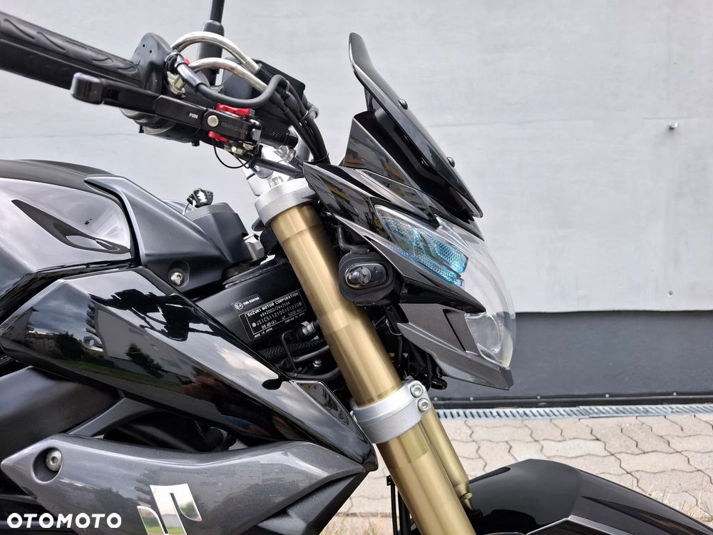 Suzuki GSR - 15