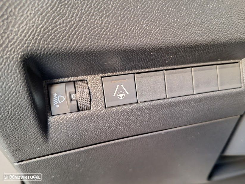 Peugeot 2008 1.2 Hybrid Allure e-DCS6 - 5