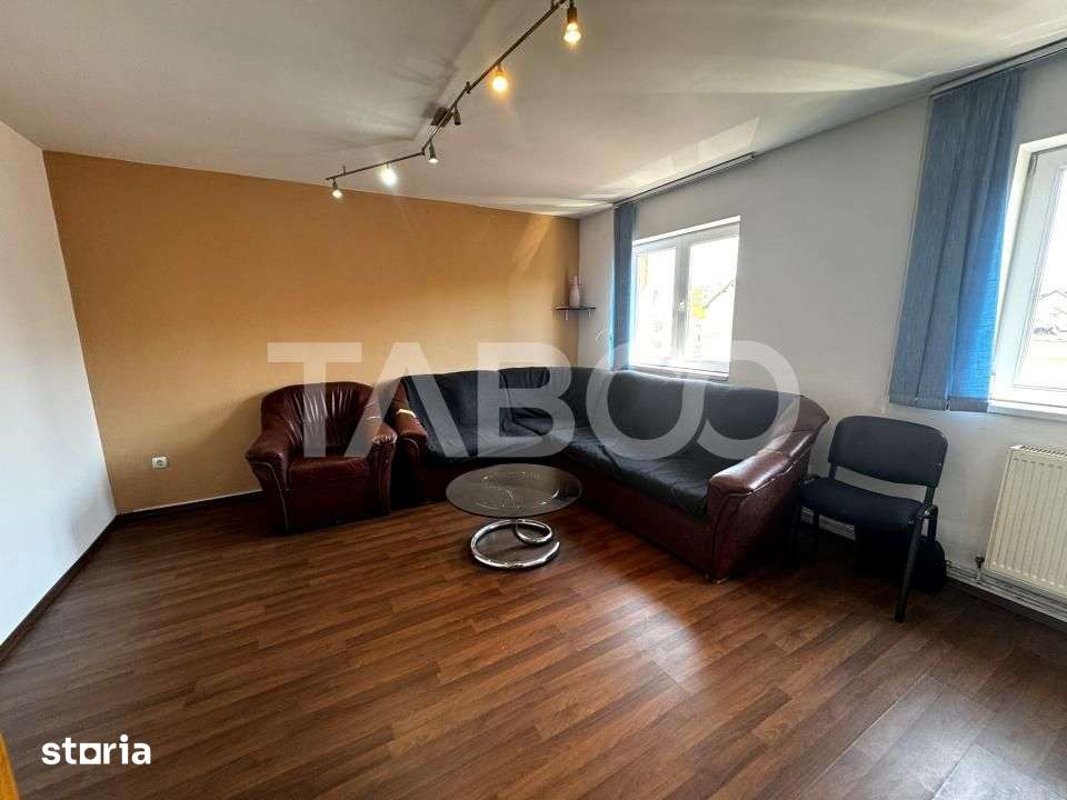 COMISION 0 - Apartament decomandat 4 camere 90 mpu Vasile Aaron Sibiu — fotografia 2