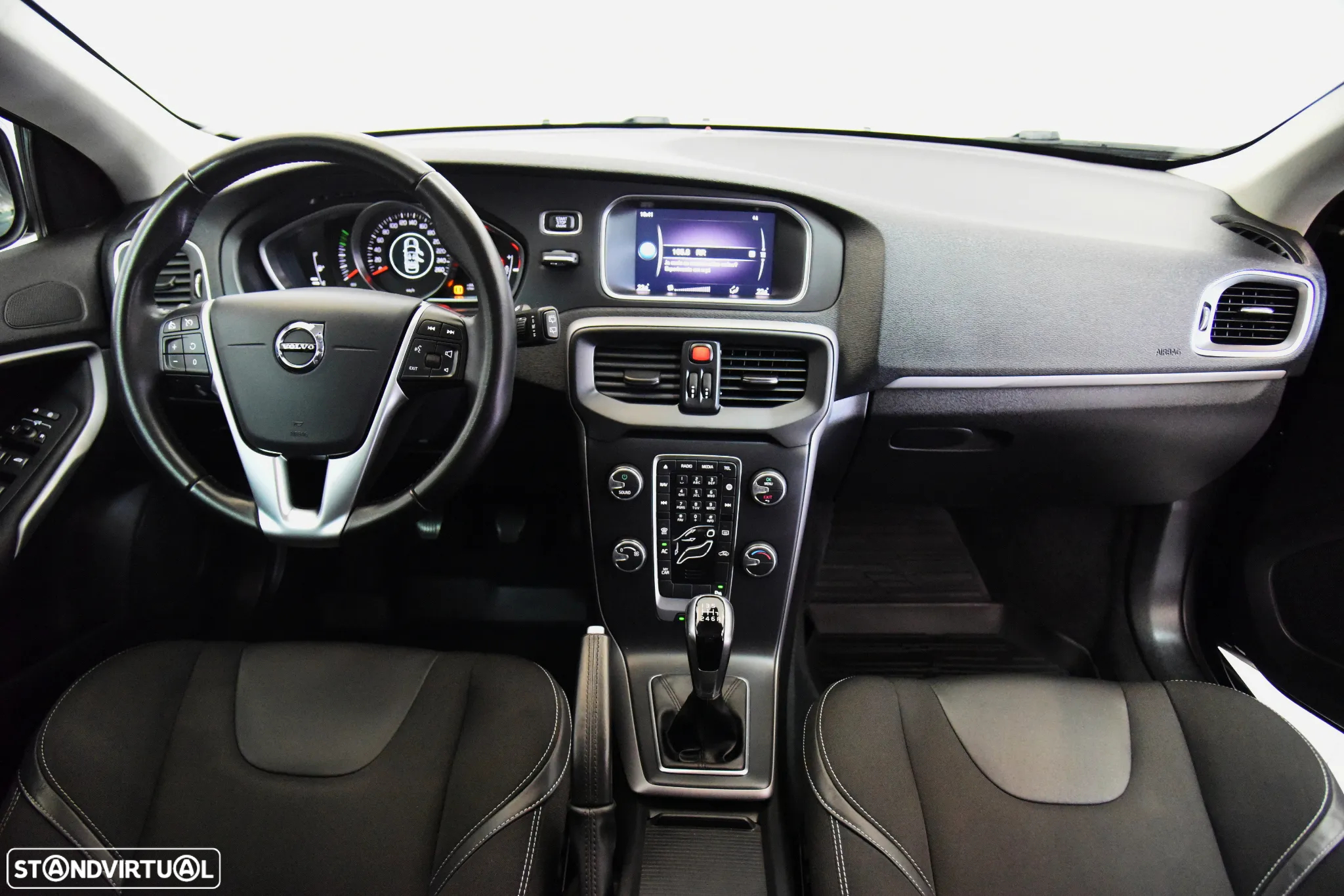 Volvo V40 2.0 D3 Momentum - 21