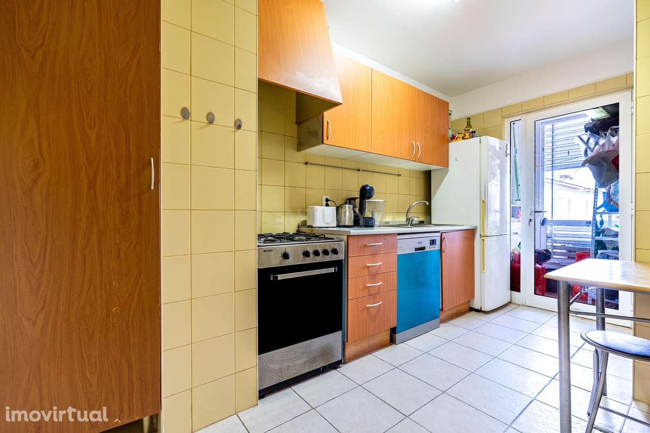 Apartamento T3 à Venda na Ladeira do Vau com Garagem e Arrecadação - Grande imagem: 4/24