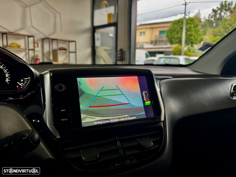 Peugeot 208 1.2 PureTech Style - 11