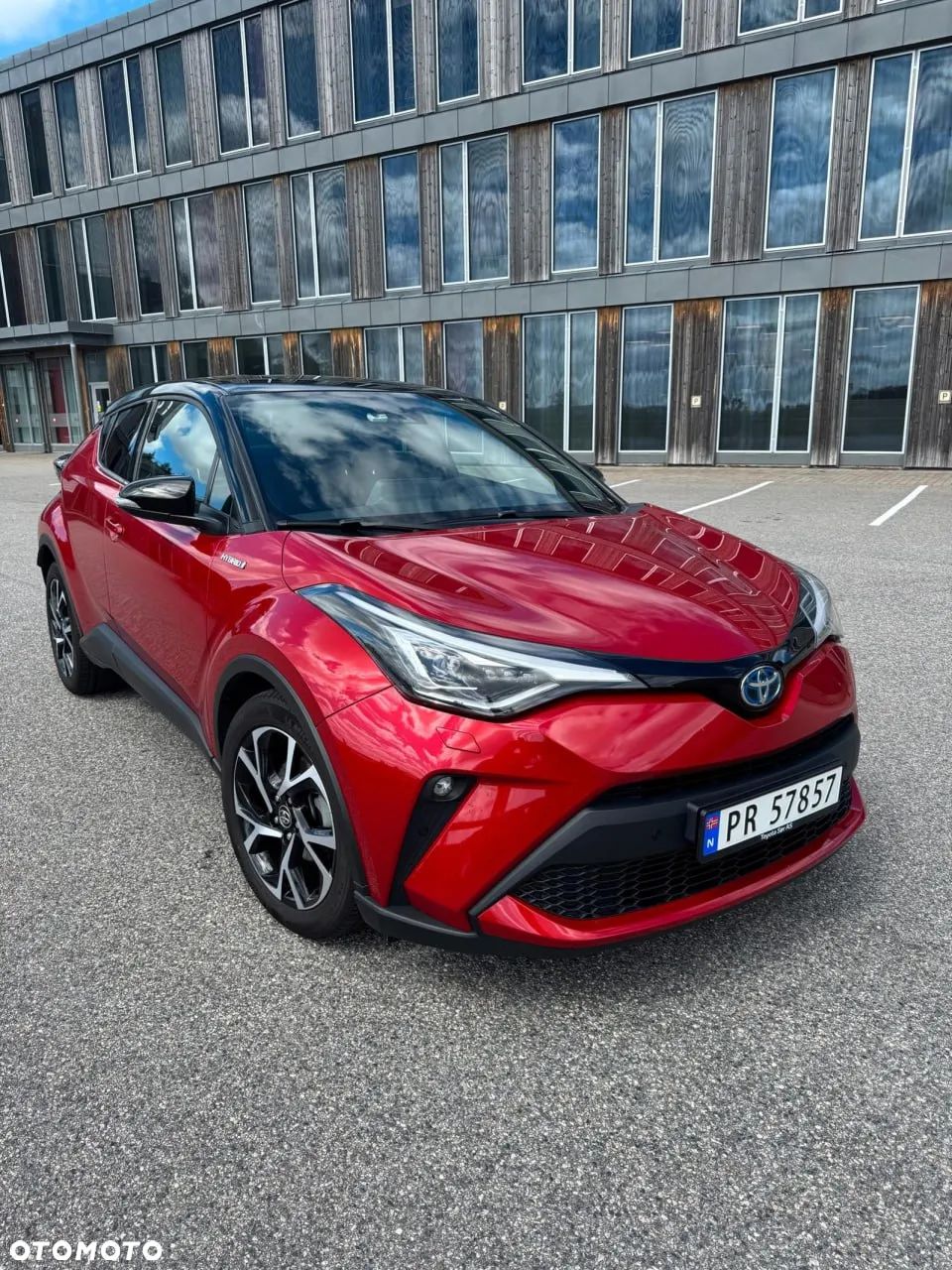 Toyota C-HR Hybrid Lounge - 1